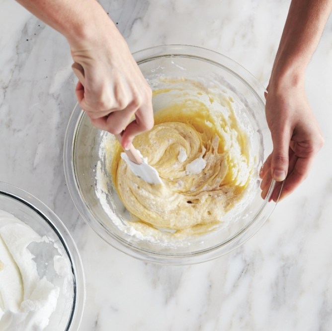 Phương pháp trộn bột bánh hay còn là phương pháp "đánh kem"